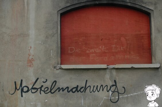 Junge kommt bei Mobielmachung ins Grübeln